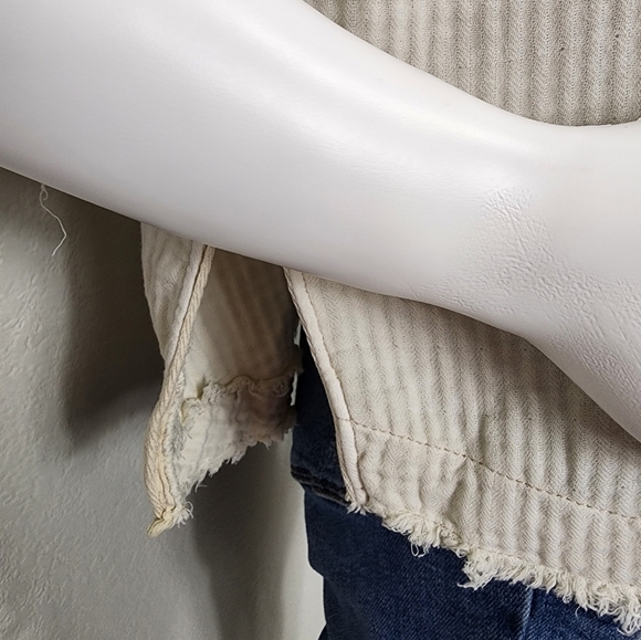 We The Free Oversized Raw Hem Beige Top Size Small - Picture 11 of 16